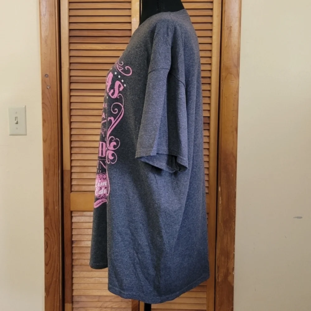 NWOT Las Vegas Short Sleeve Tee Size XL - Picture 3 of 5